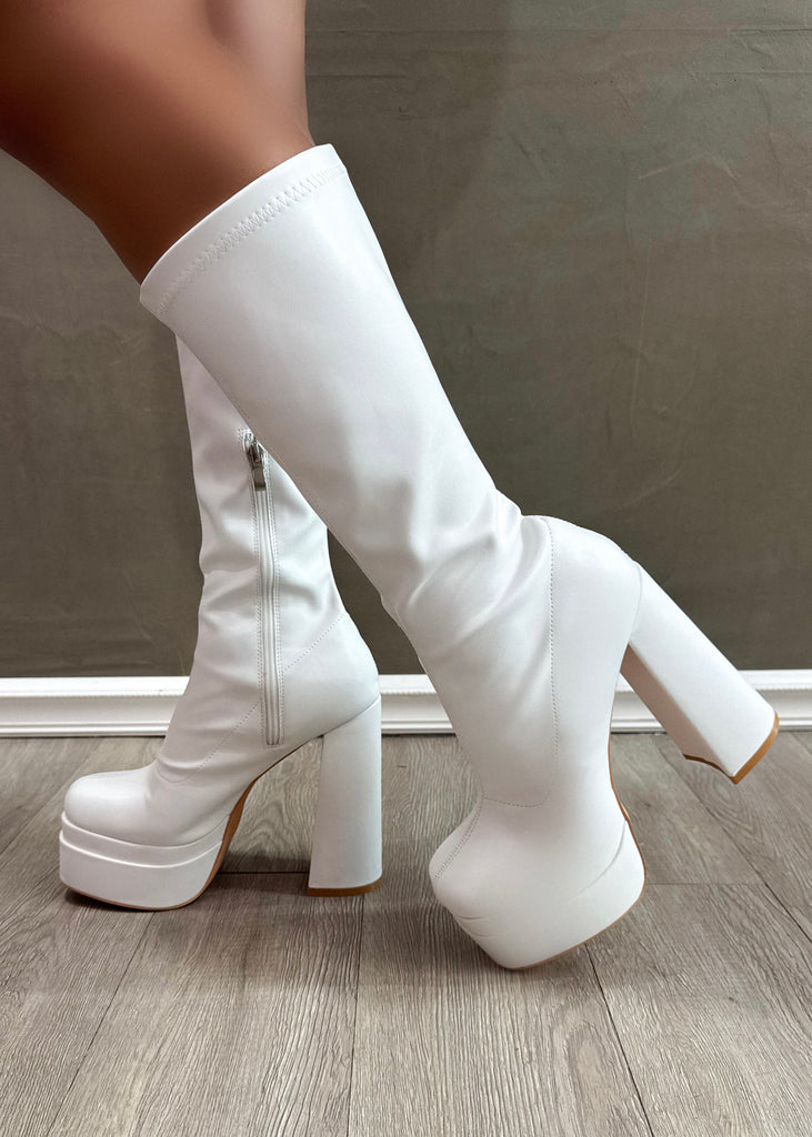 Lux Bratz White Boots
