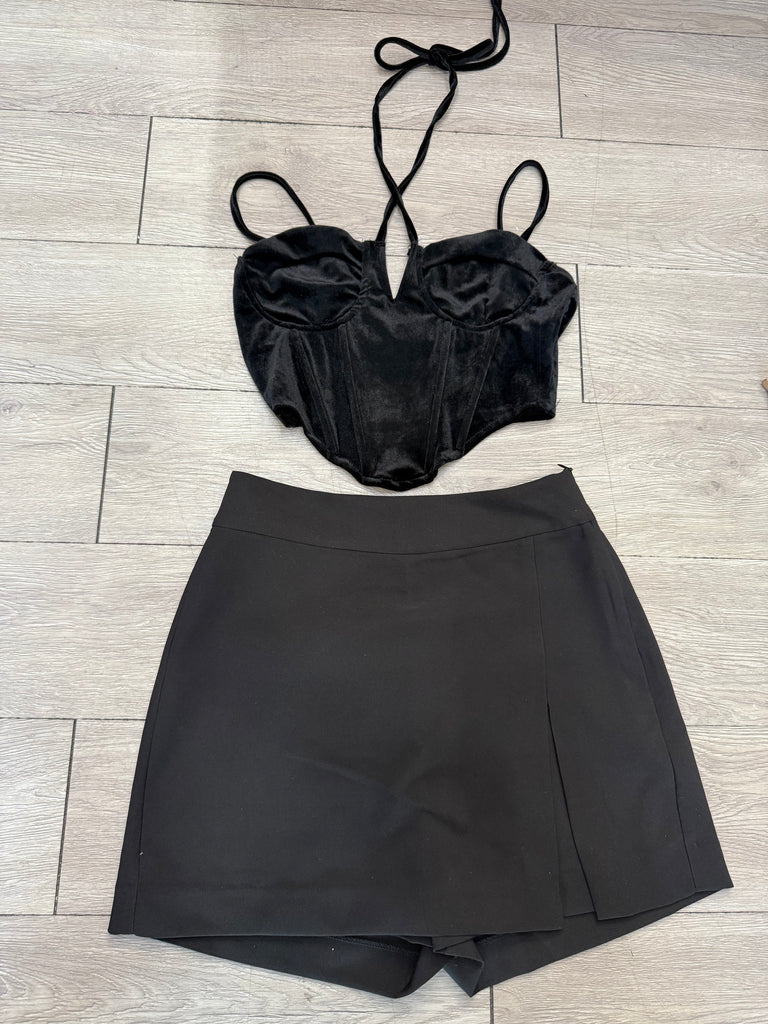 Black Skort